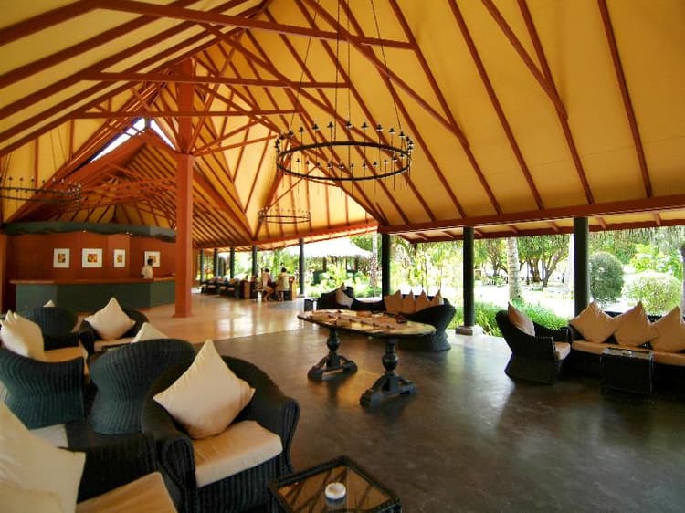 Adaaran Select Hudhuranfushi Resort