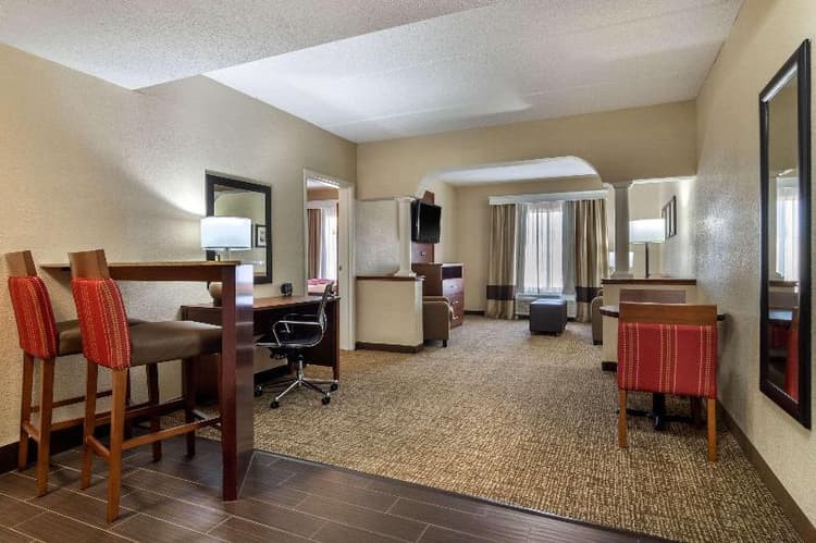 Comfort Suites (Woodstock)