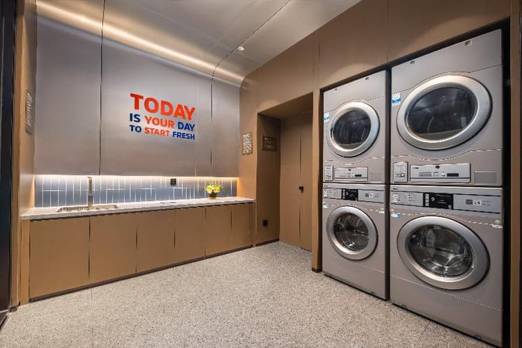 Holiday Inn Express Qingdao City Balcony