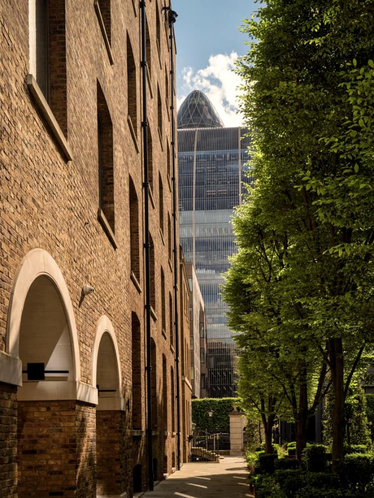 Sir Devonshire Square Part Of Sircle Collection