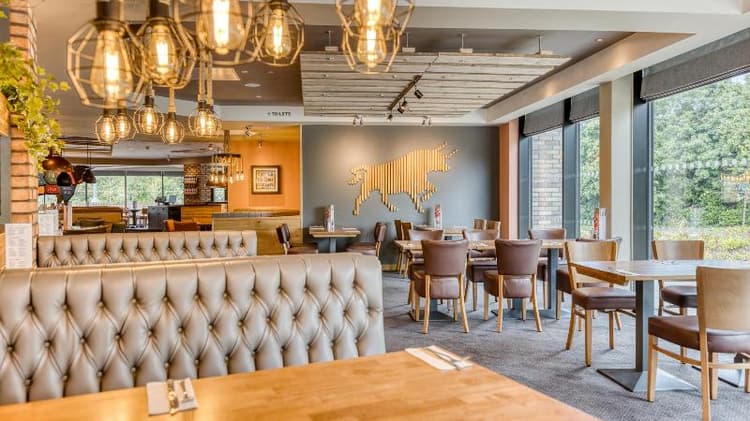 Premier Inn Bristol Parkway - M32