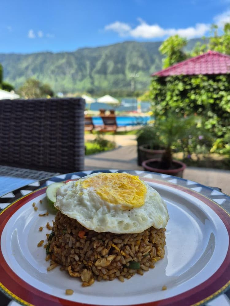 Zoes Paradise Waterfront Hotel