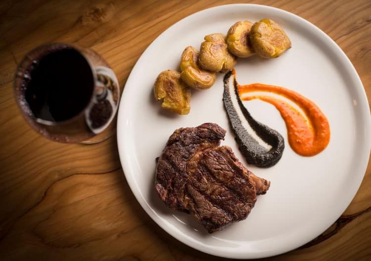 Postales By Dot Boutique