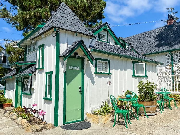 Carmel Green Lantern Inn