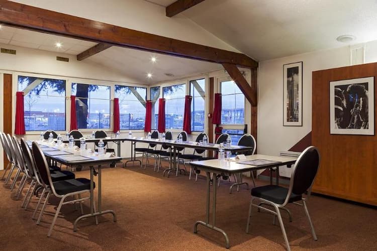 Sky Hotel Goussainville Charles de Gaulle