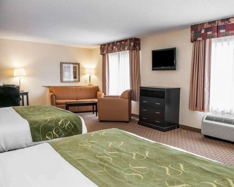 Comfort Suites Southport Suburbs