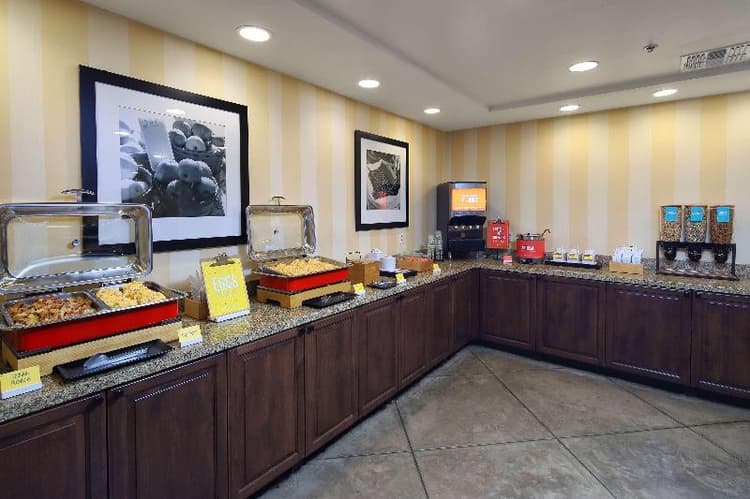 Hampton Inn & Suites Tucson-Mall