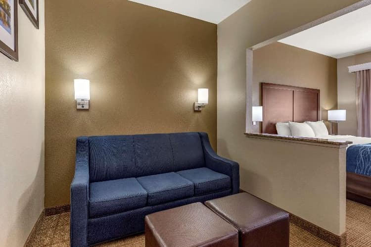 Comfort Inn & Suites Alameda at Albuquerque balloo