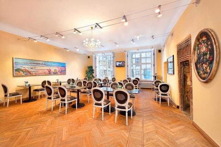 Meriton Old Town Garden