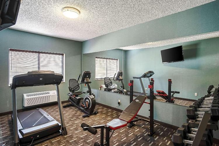 Quality Inn Galesburg near US Highway 34 and I-74