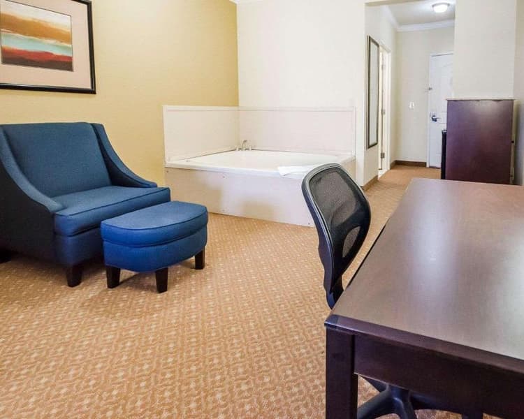 Comfort Suites Elizabethtown Area