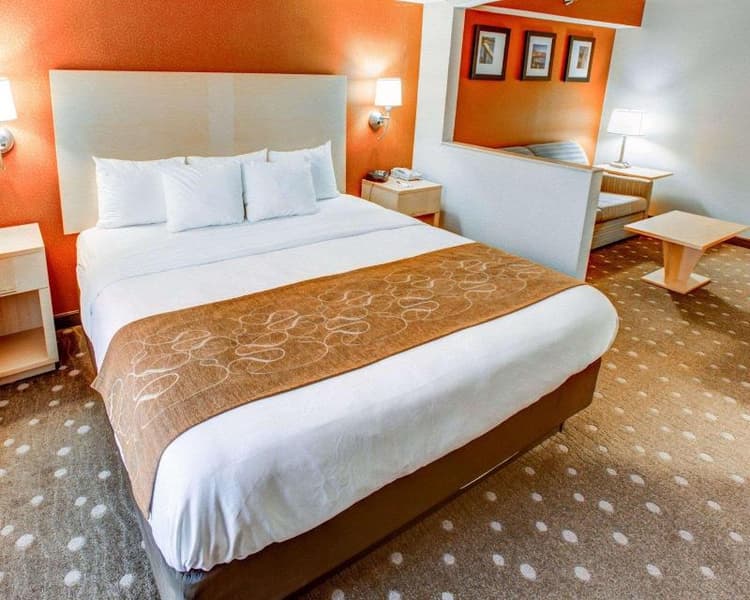 Comfort Suites Pittsburgh Airport