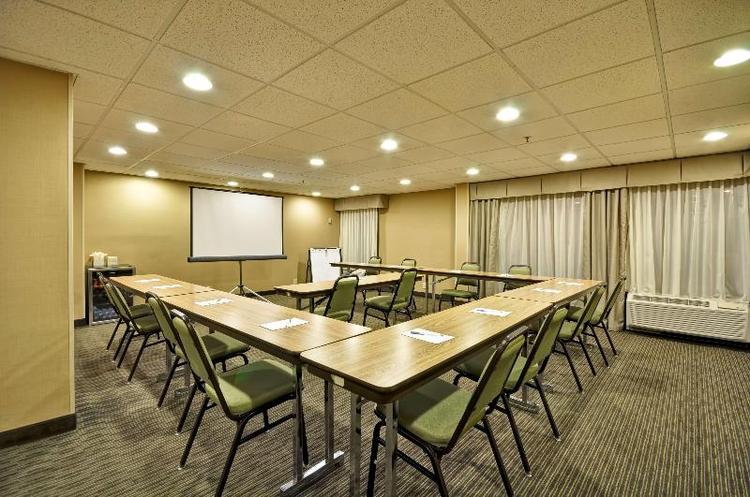 Hampton Inn Kansas City-Airport