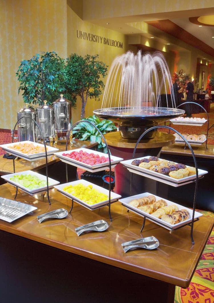 Embassy Suites by Hilton Norman Hotel & Conference