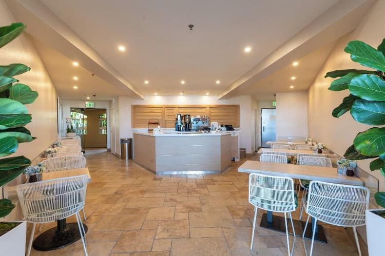 Pacific Terrace Hotel