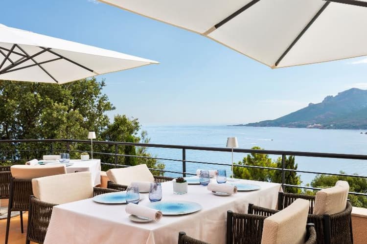 Tiara Yaktsa Cote d'Azur