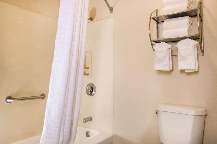 Quality Inn & Suites Lathrop