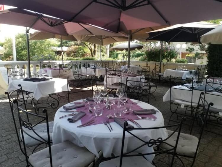 Logis Hotel le Cedre de Soyons