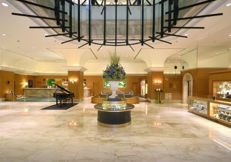 Lees Hotel