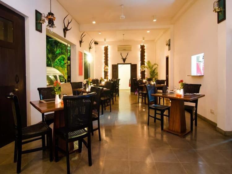 St. Lachlan Hotel & Suites