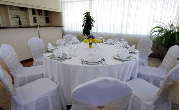 Le Grande Plaza Hotel