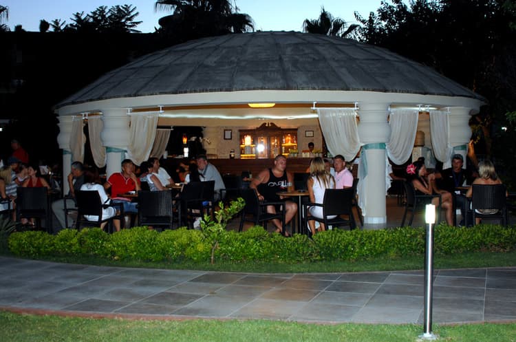 Palmeras Beach Hotel