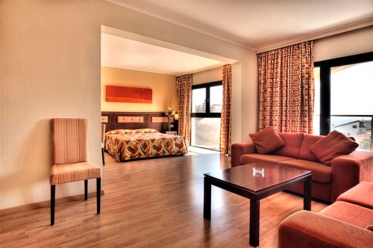 Livadhiotis City Hotel