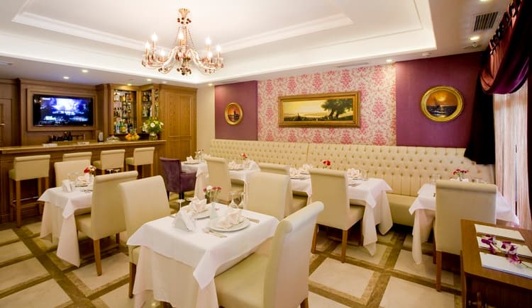 GLK PREMIER Regency Suites & Spa