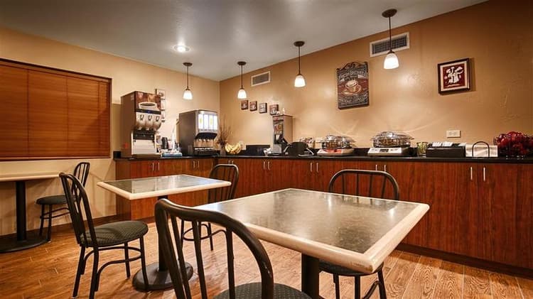 Quality Inn Three Rivers