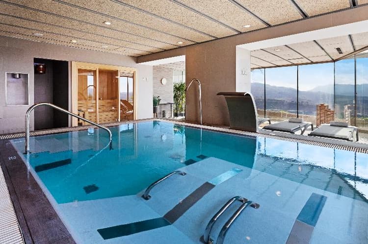 Catalonia Reina Victoria Hotel