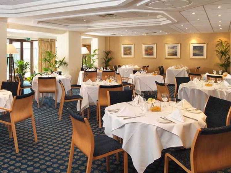 Hampshire Court Hotel & Spa
