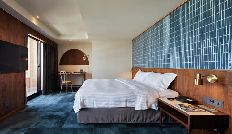 La Plaza Hotel