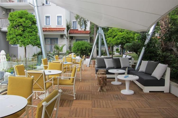 Paloma Marina Suites