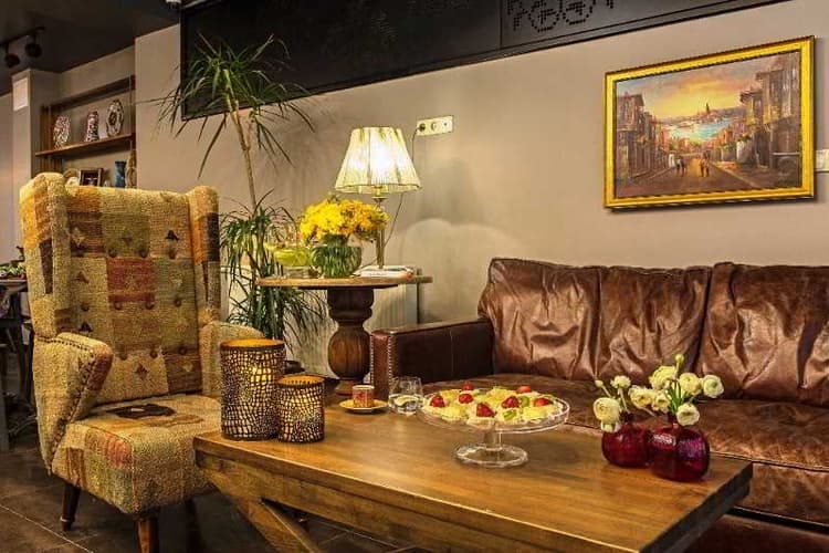 Meroddi Galata Mansion