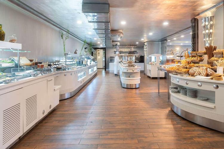 Wyndham Grand Istanbul Kalamis Marina Hotel