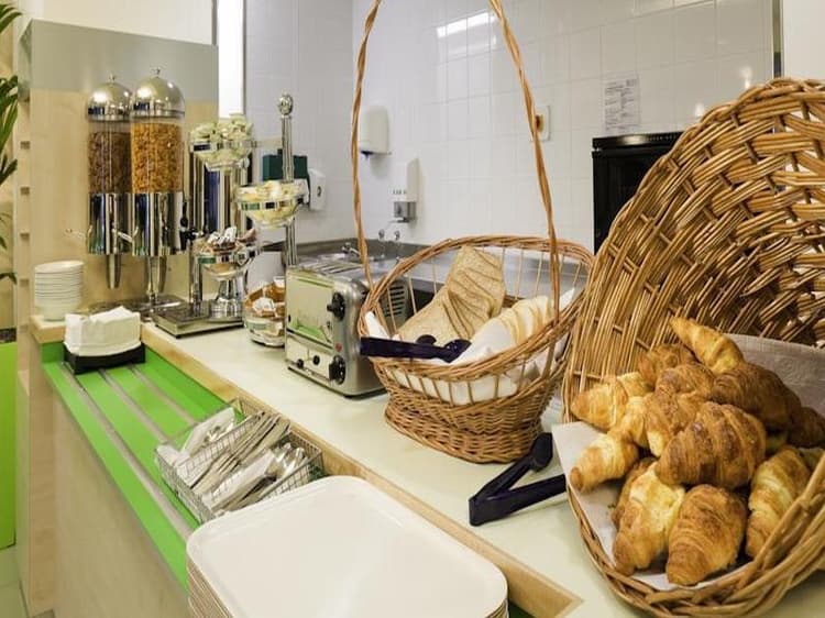 Travelodge Manchester Salford Quays