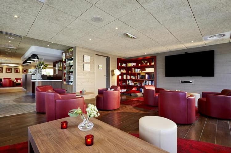 Campanile Villennes Sur Seine - Poissy