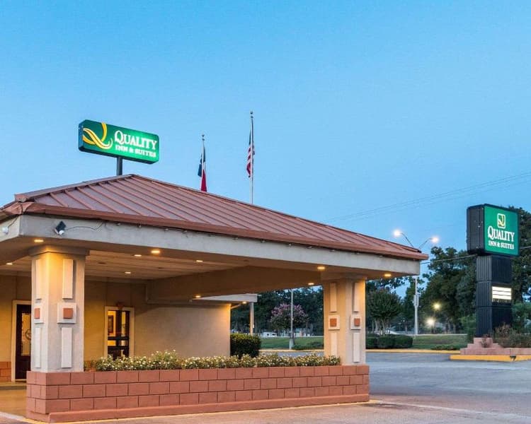 Quality Inn & Suites Lufkin Area