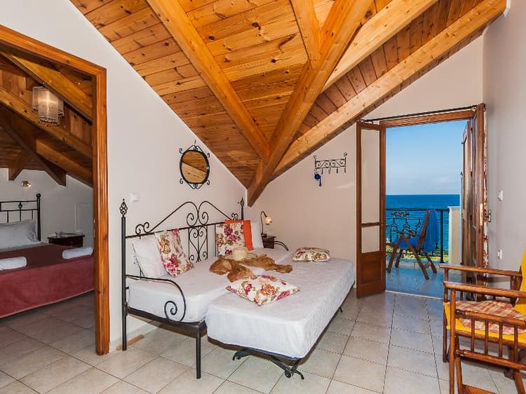 Kavos Psarou Studios And Apartments