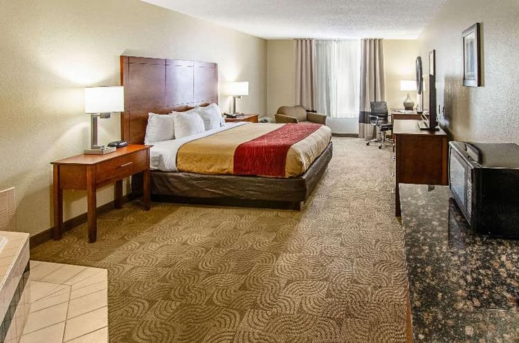 Comfort Inn & Suites Santee I-95