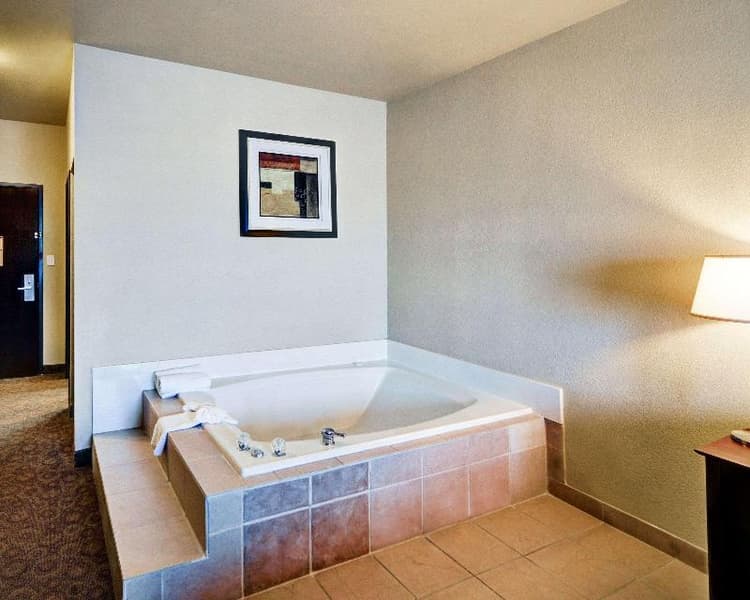 Quality Inn & Suites Terrell