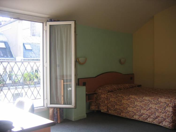 Hotel Ferney Republique