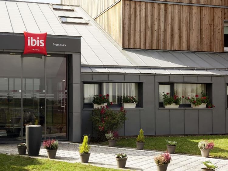 ibis Nemours