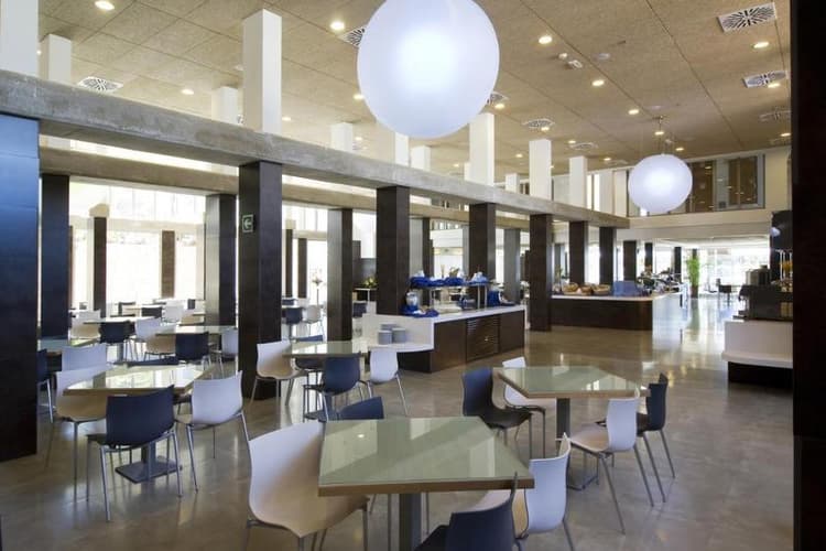 R2 Romantic Fantasía Dreams & Suites Hotel