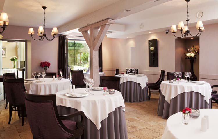 Hôtel Aux Vieux Remparts, The Originals Relais