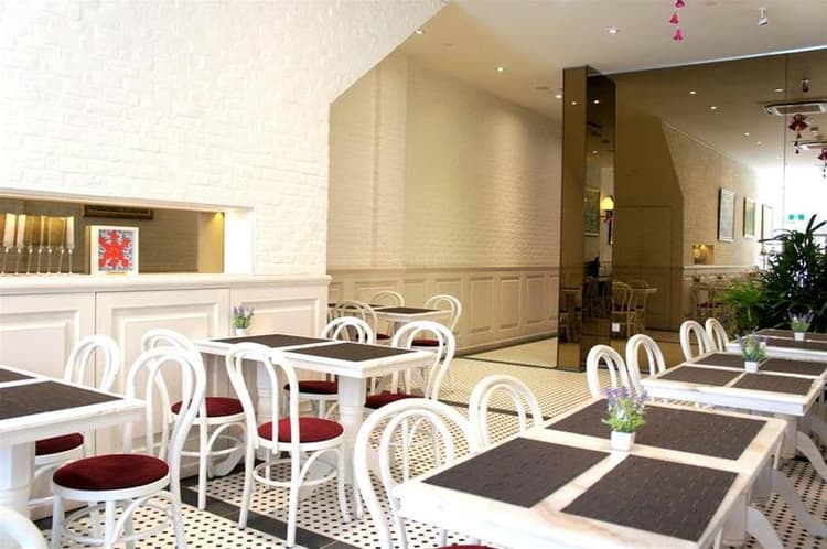 Adonis Hotel