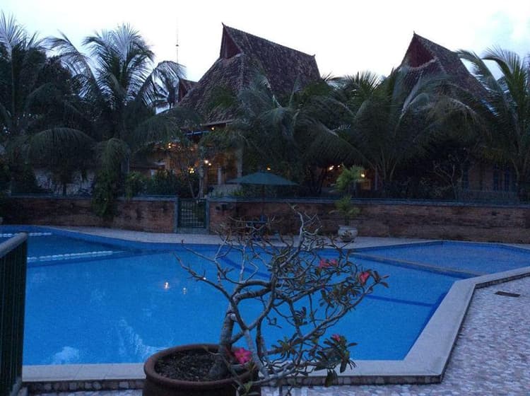 Deli River And Restaurant Omlandia