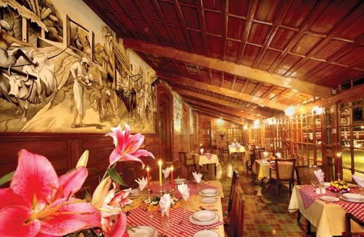 WelcomHeritage Ferrnhills Royale Palace