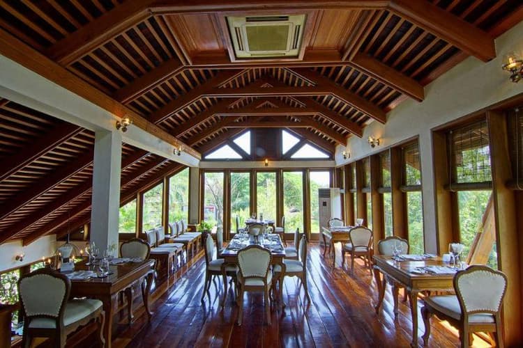 Hotel By The Red Canal