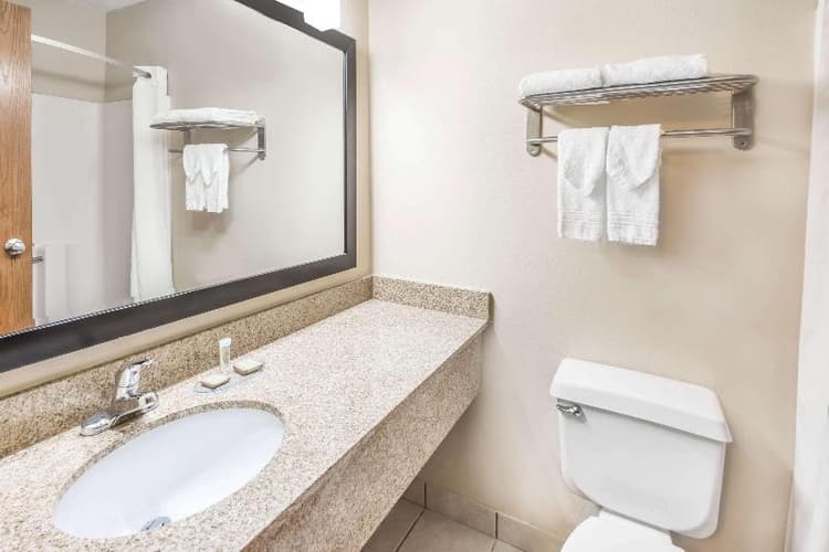 Super 8 by Wyndham Bloomington University Area